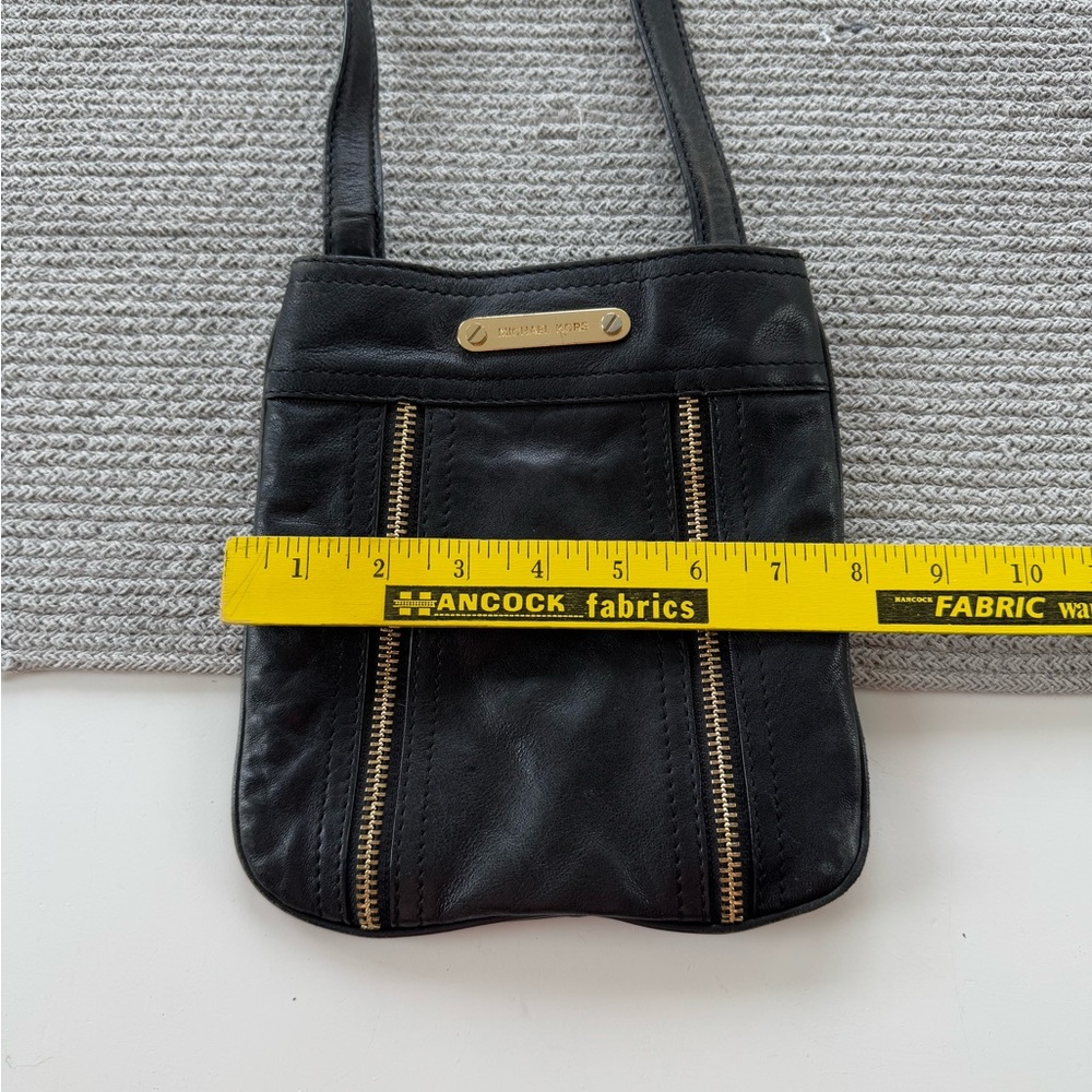Michael Kors Moxley Black Leather Zipper Detail Crossbody Bag Purse - Picture 7 of 10